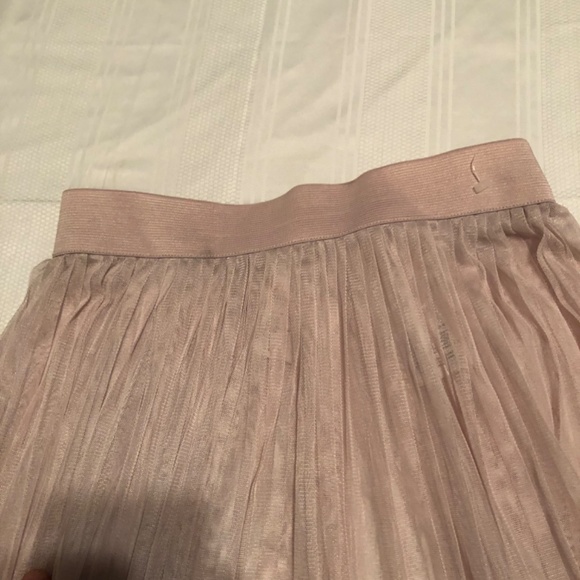 H & M Coachella size 4 slip for those special occasions, new or like new - Picture 4 of 7